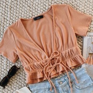 Lulu’s Peach Size Medium Ribbed Tied Front Crop Top Great Condition